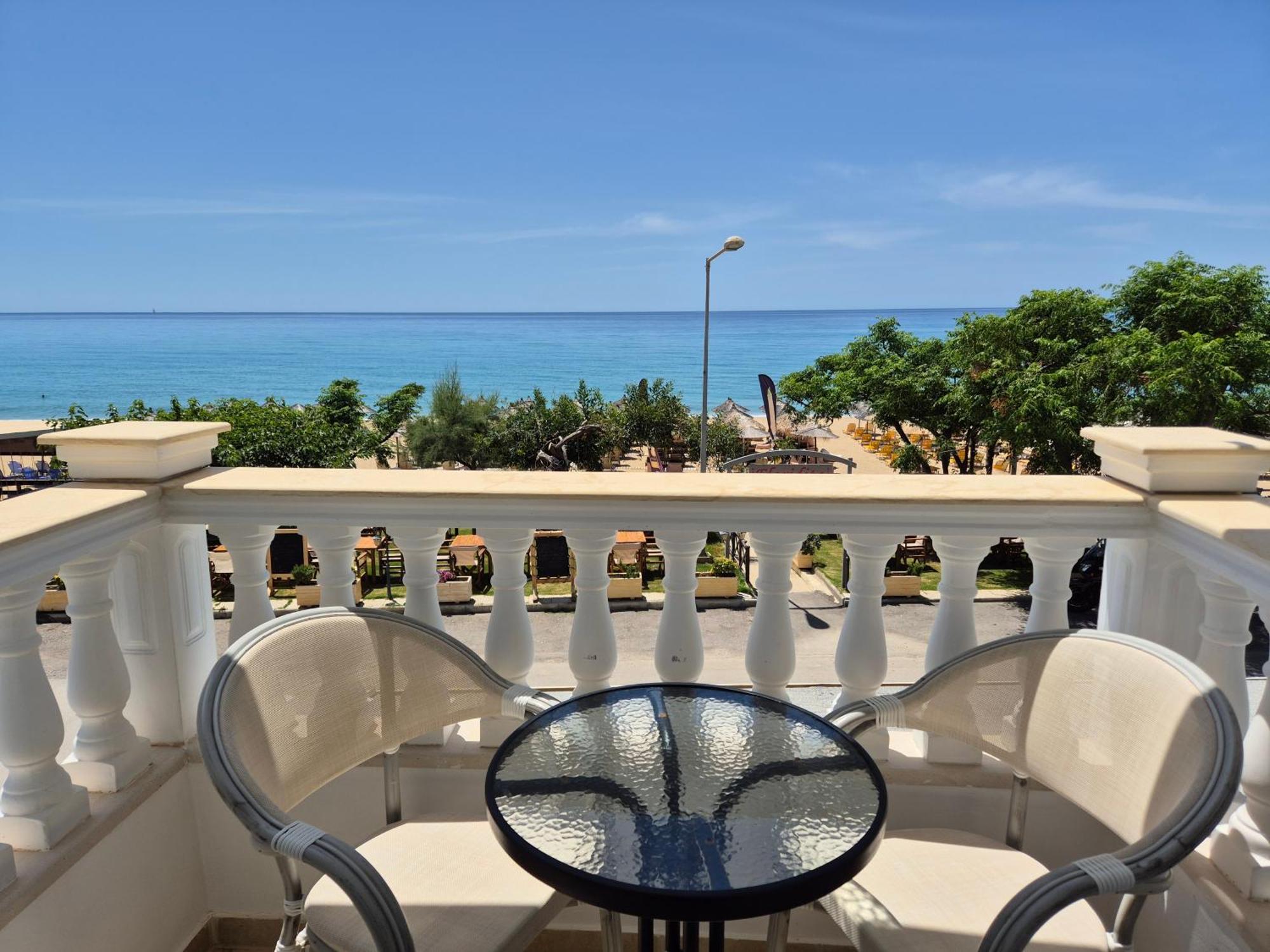 Vrachos Beach Hotel ภายนอก รูปภาพ