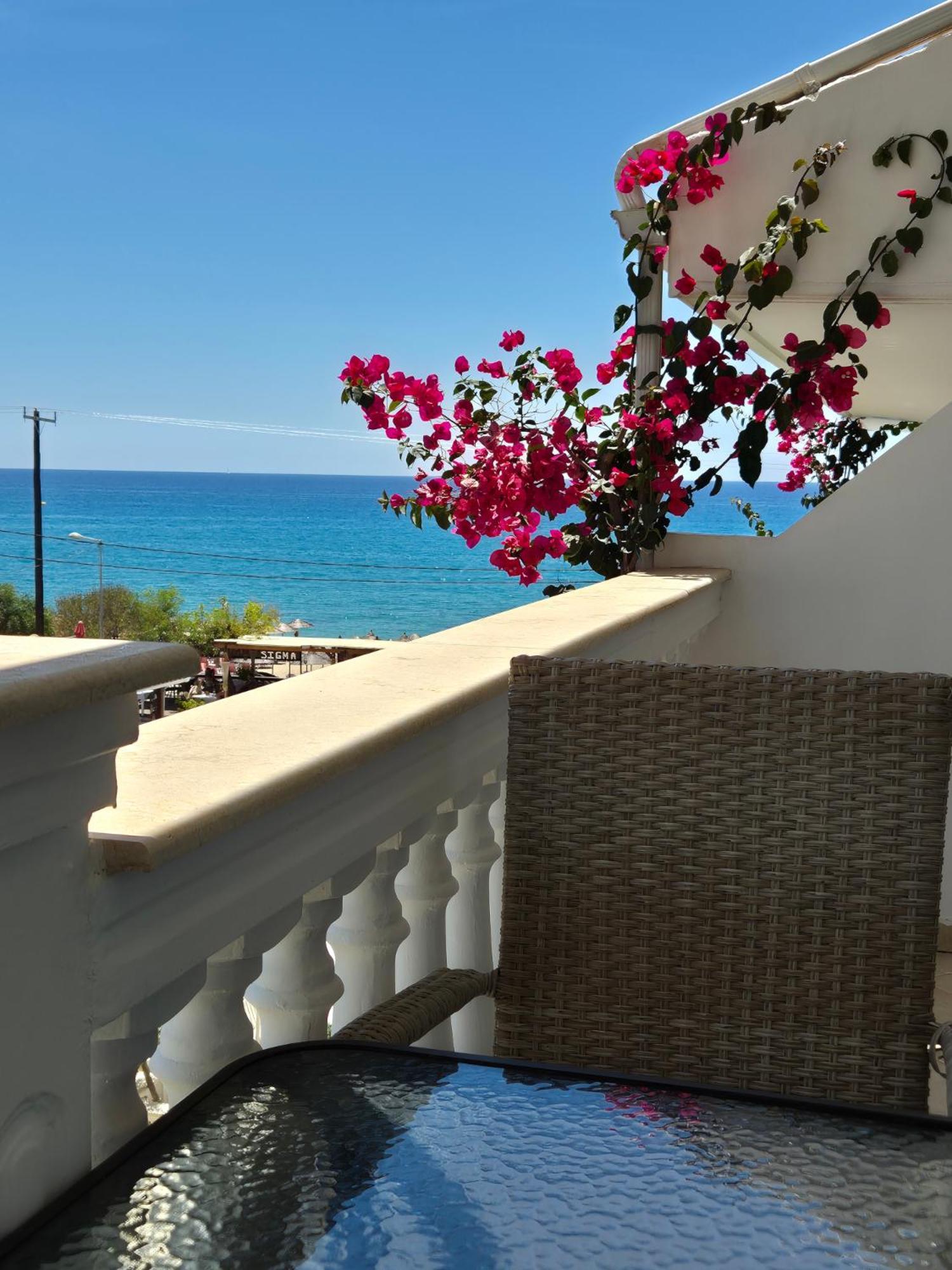 Vrachos Beach Hotel ภายนอก รูปภาพ
